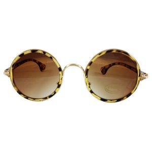Tortoise shell sunglasses with crow's feet ends