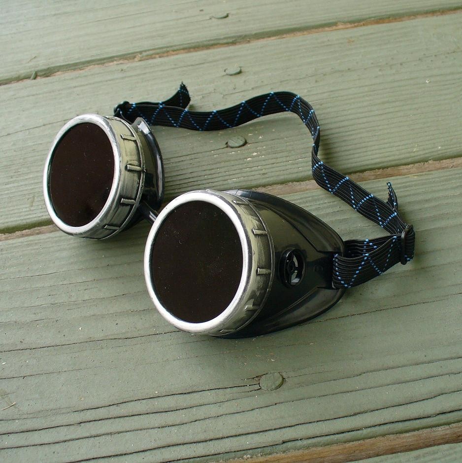 Black & Silver Toned Goggles: Dark Lenses