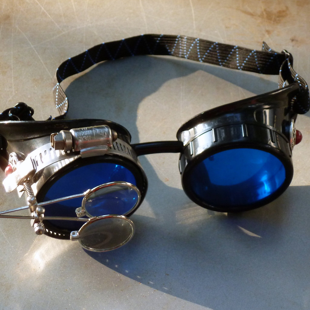 Black Goggles: Blue Lenses w/ Eye Loupe & Red Turquoise Side Pieces