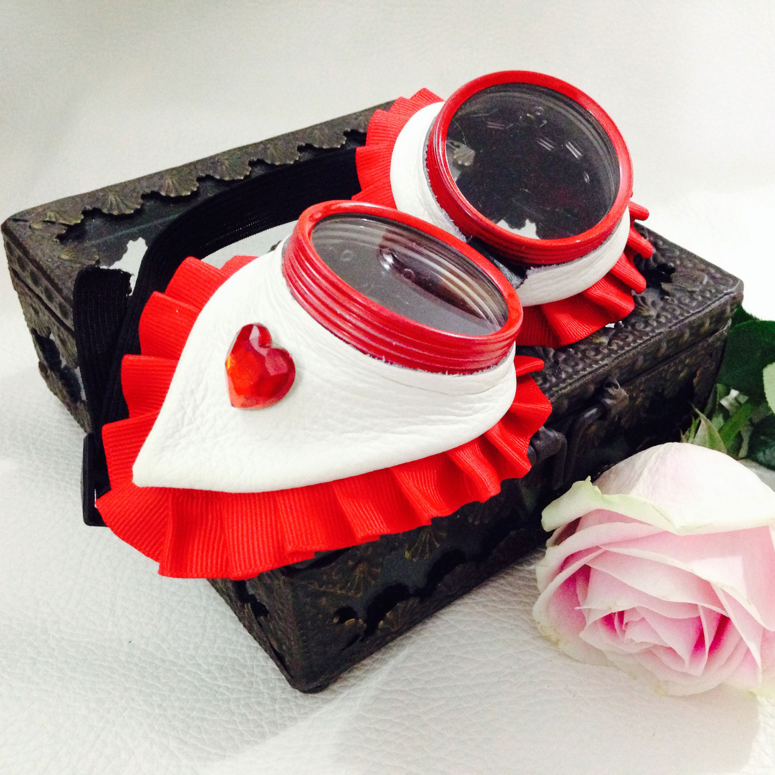Queen of Hearts Goggles